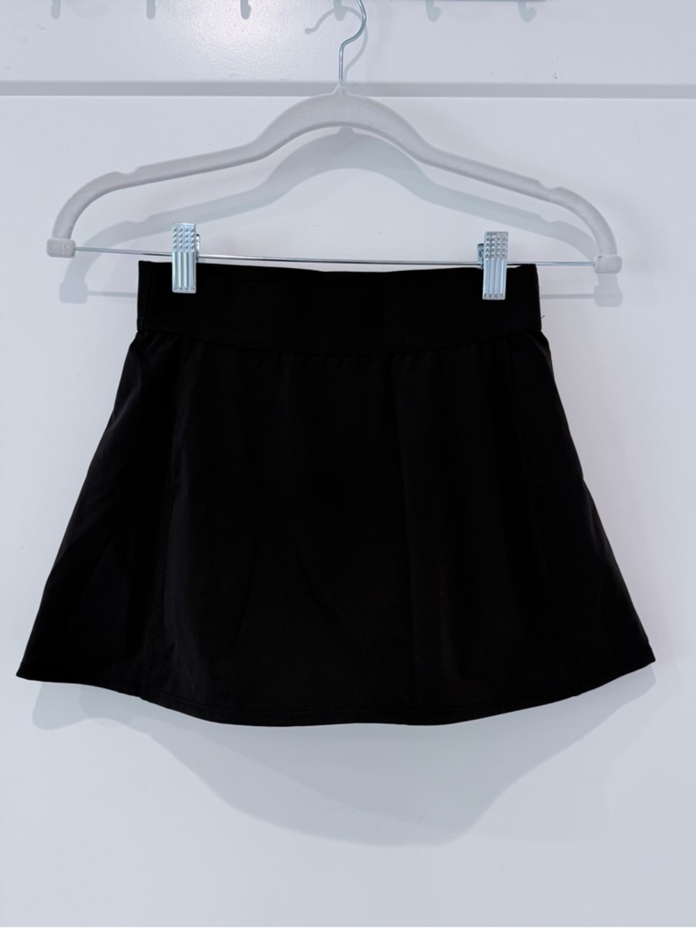 NWOT Aritzia Black Women's TnAction
TNASLICK™ COURT MICRO SKIRT Skort, XS - Picture 4 of 8